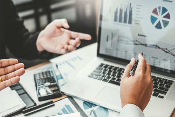 Business strategist analyzing market gaps, innovation opportunities, and patent data to identify white space opportunities for business growth.